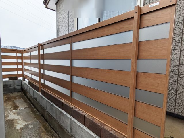 鶴岡市でフェンス（リクシルフェンスAA）の施工事例写真